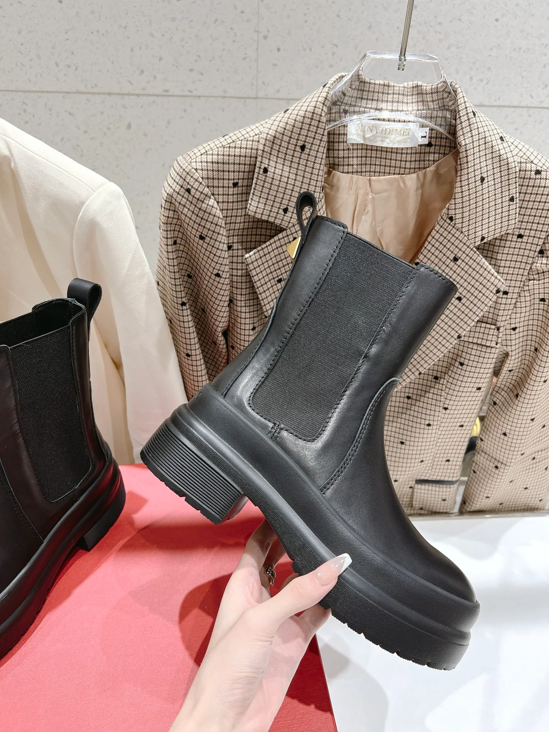 Ботинки на платформе до середины икры Valentino - черные