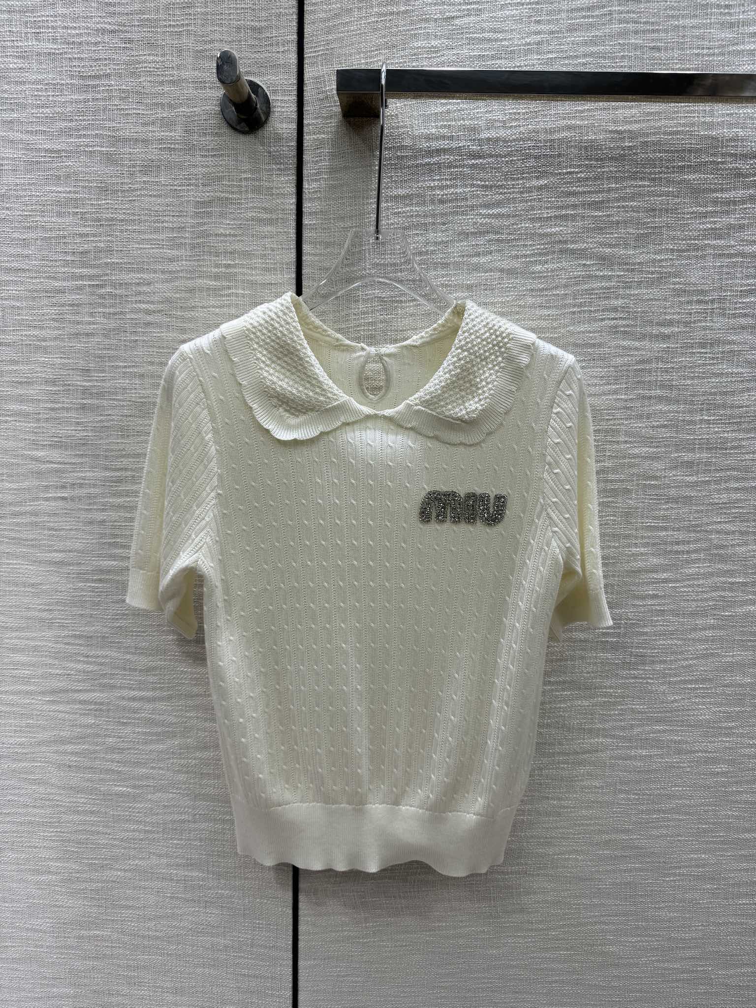 Miu Miu - 2404 - Плотный вязаный топ с короткими рукавами и воротником 