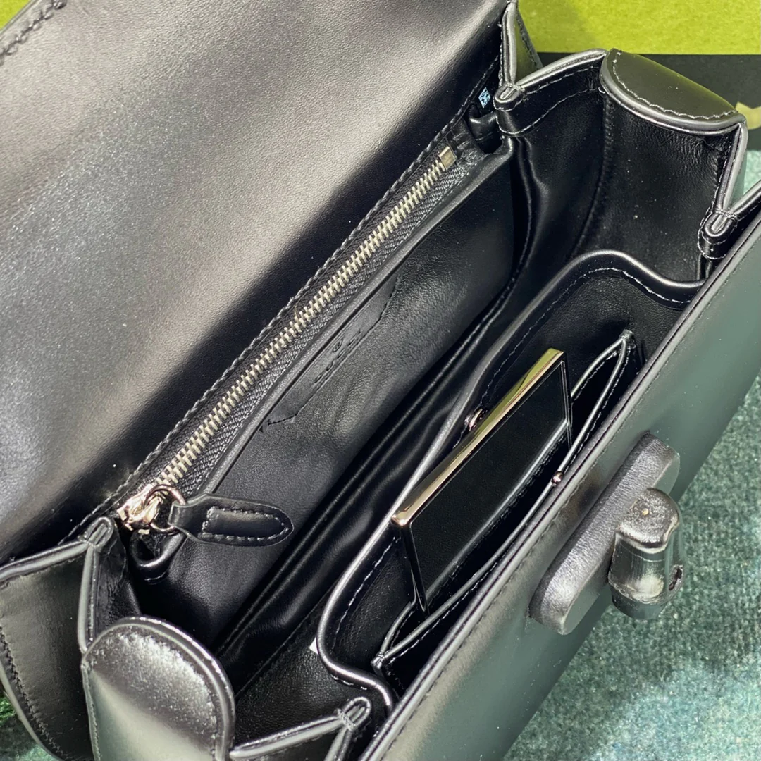 Сумка Gucci из коллекции Retro Bamboo.