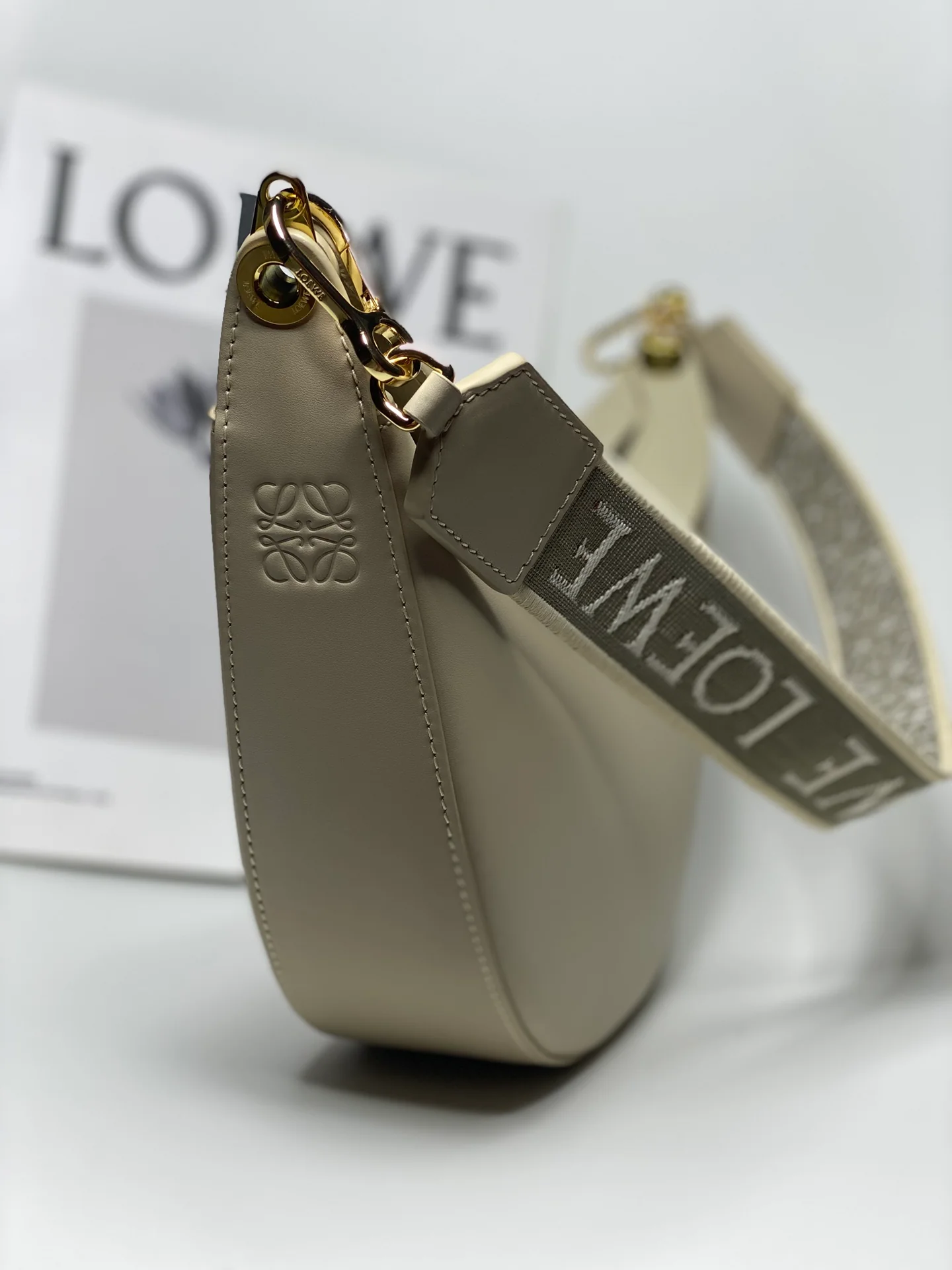 Сумка Loewe Luna серии Moon Bag - 6