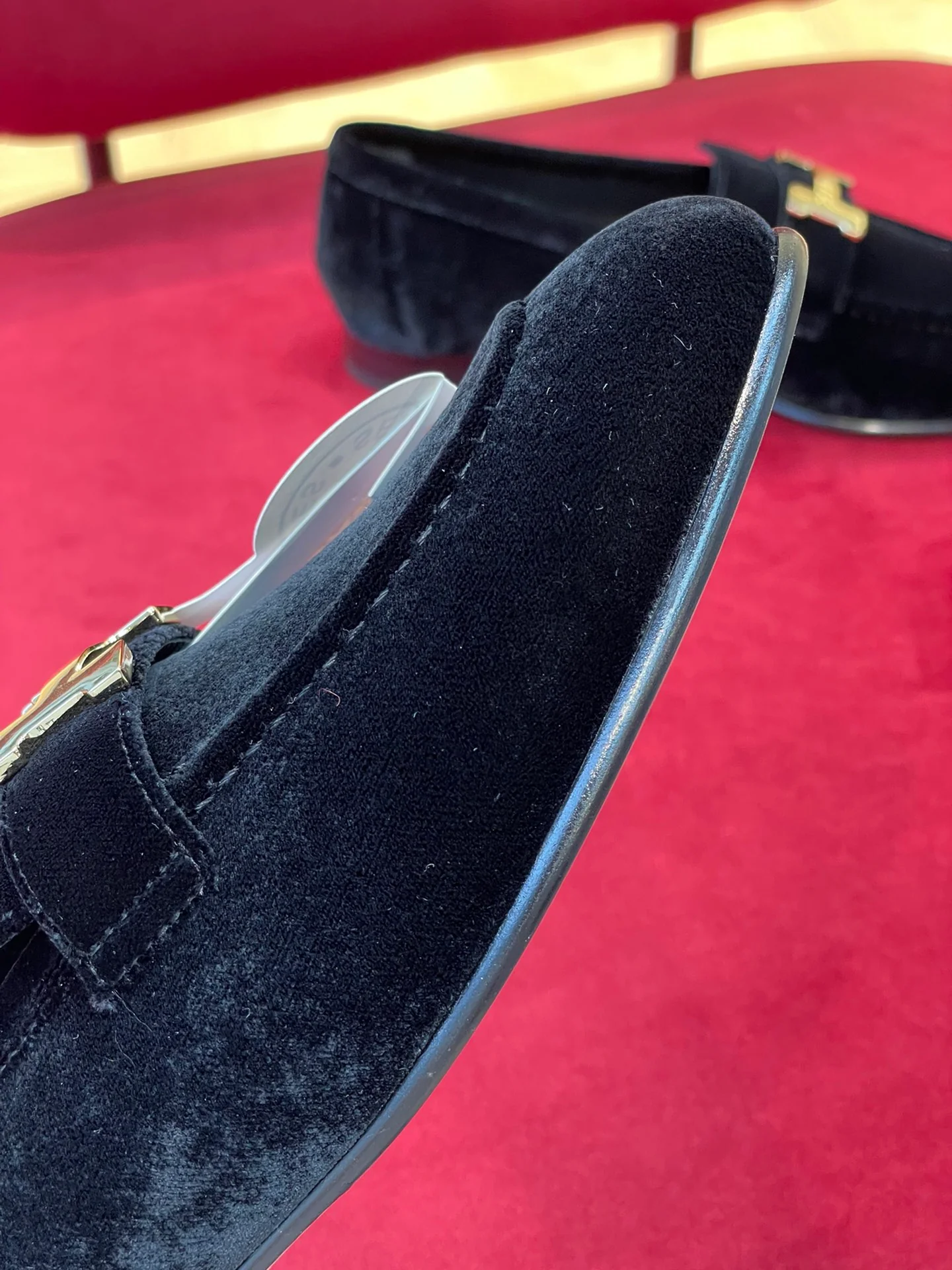 Бархатные лоферы Hermes с эмблемой H-Buck