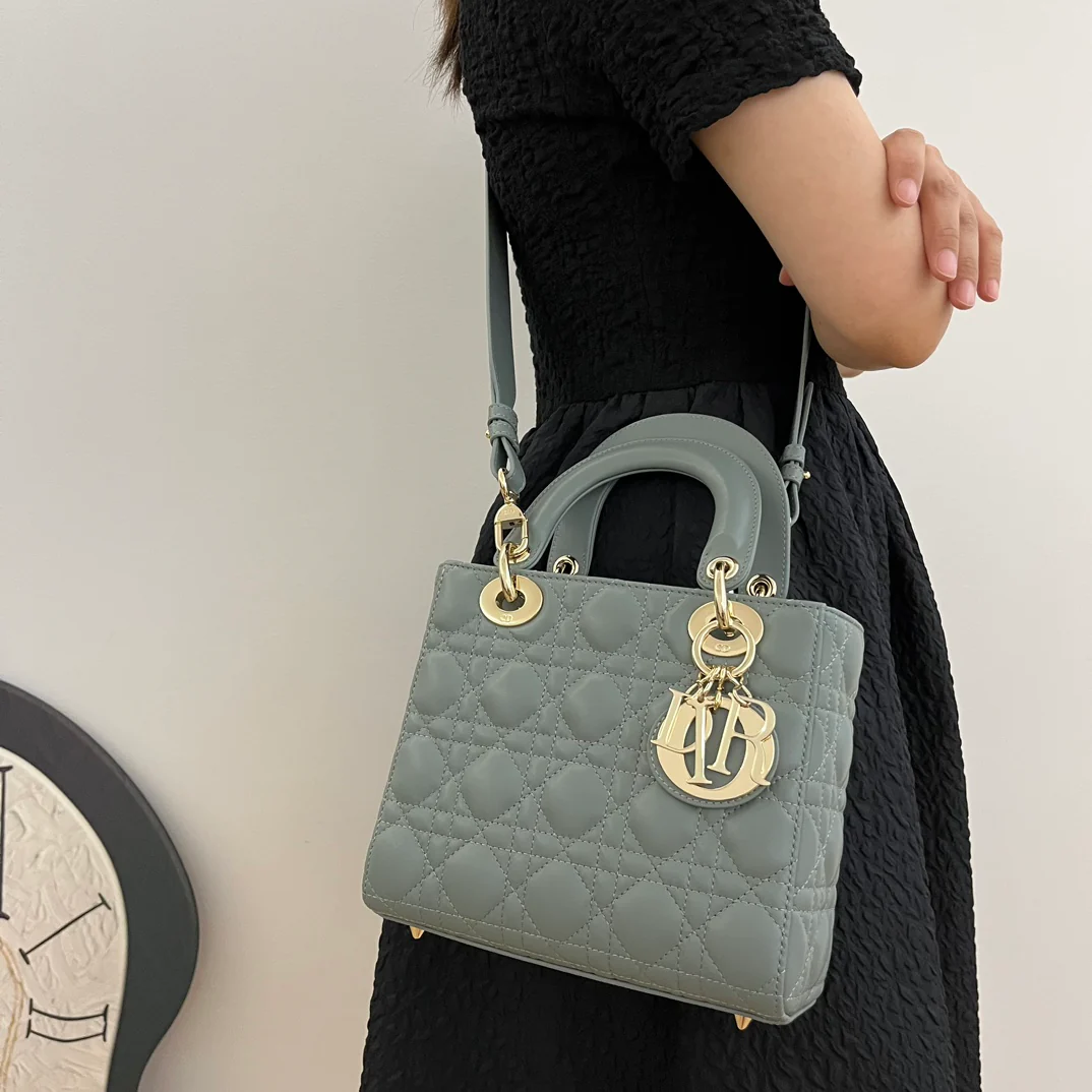 Коллекция Dior Lady Four-Panel - Rock Grey с золотой пряжкой - Маленький размер