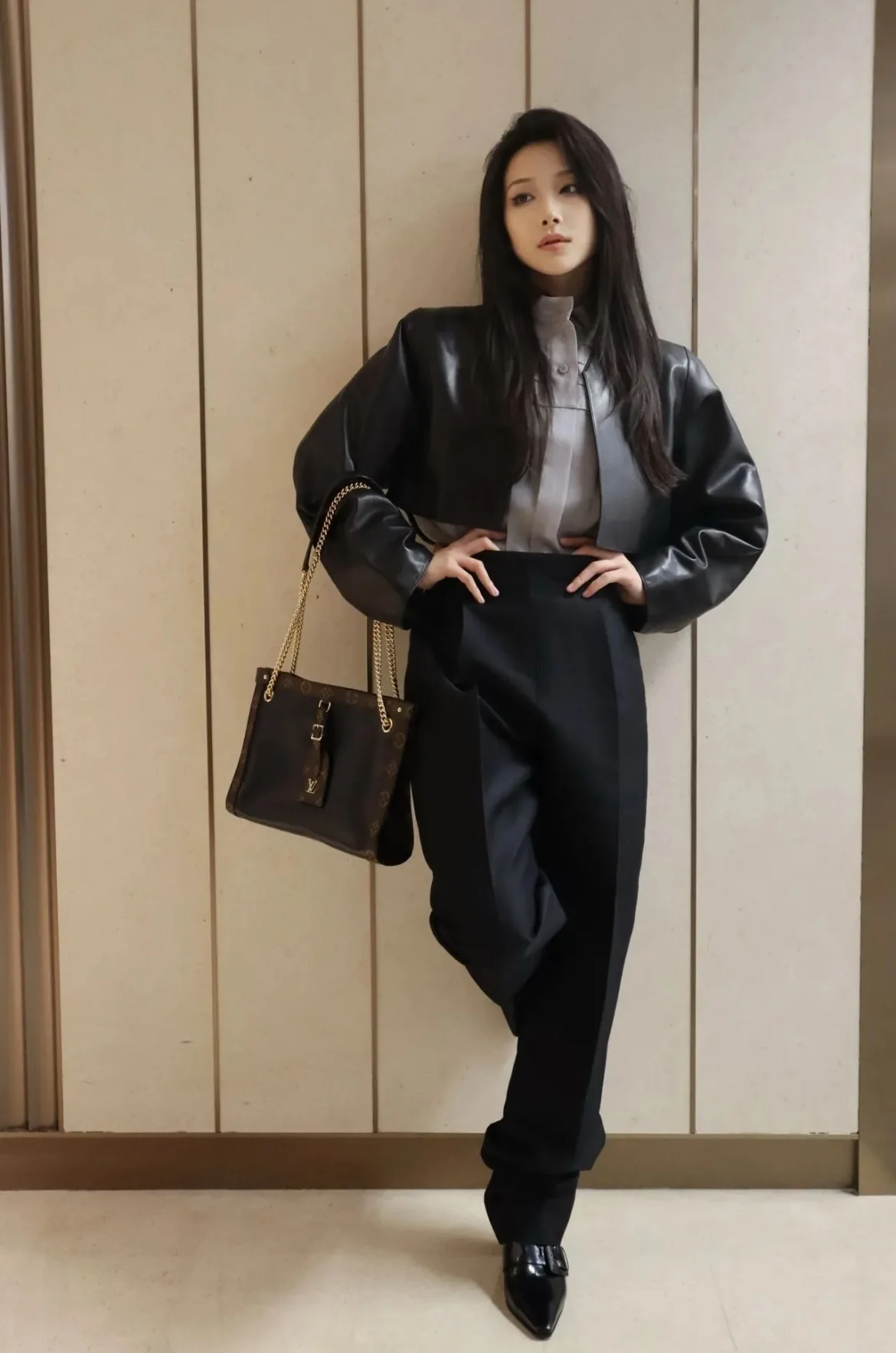 Маленькая сумка LV Nova Classic - черная