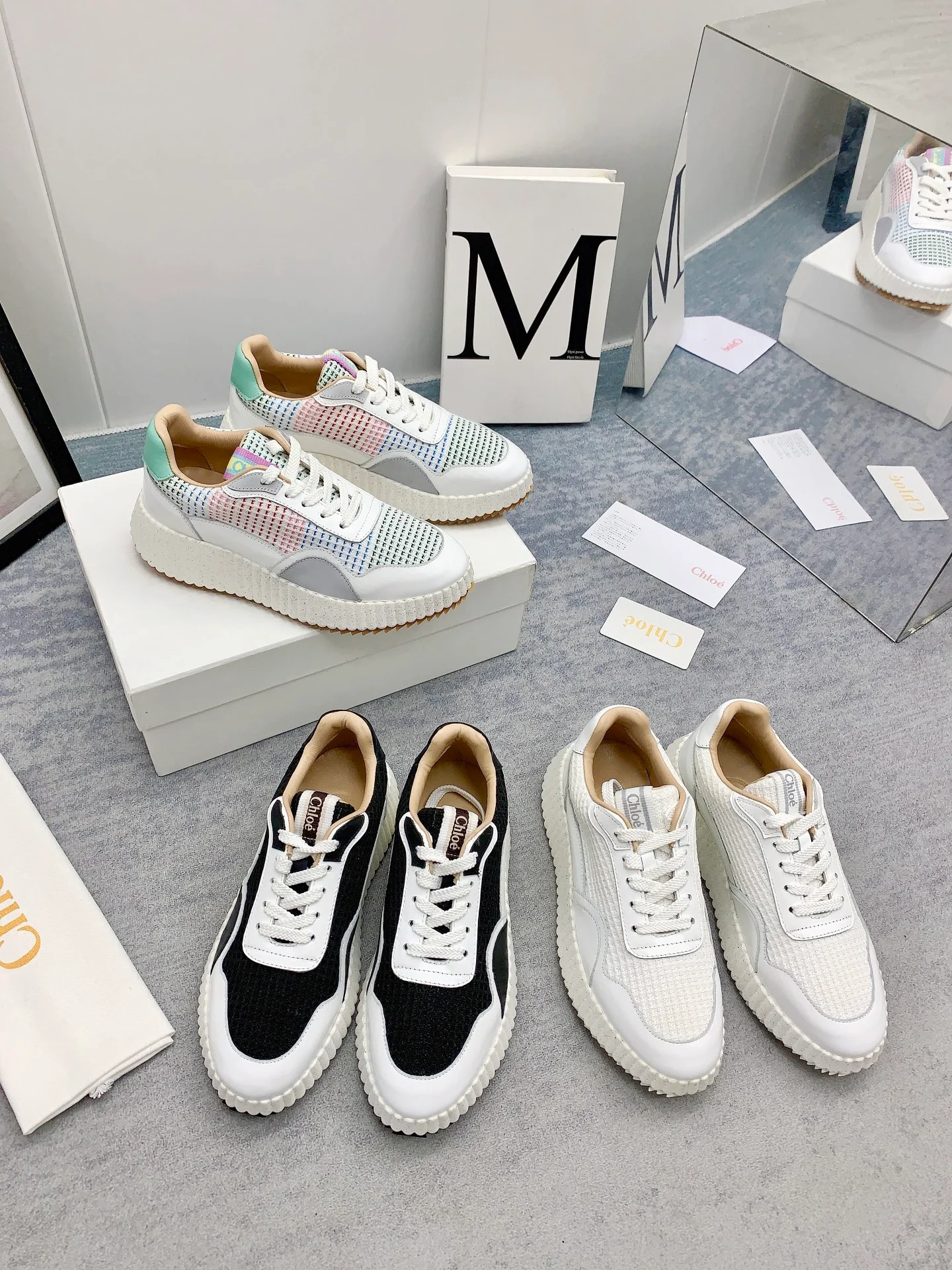 Кроссовки Chloe Nama из серии Rainbow - белые.