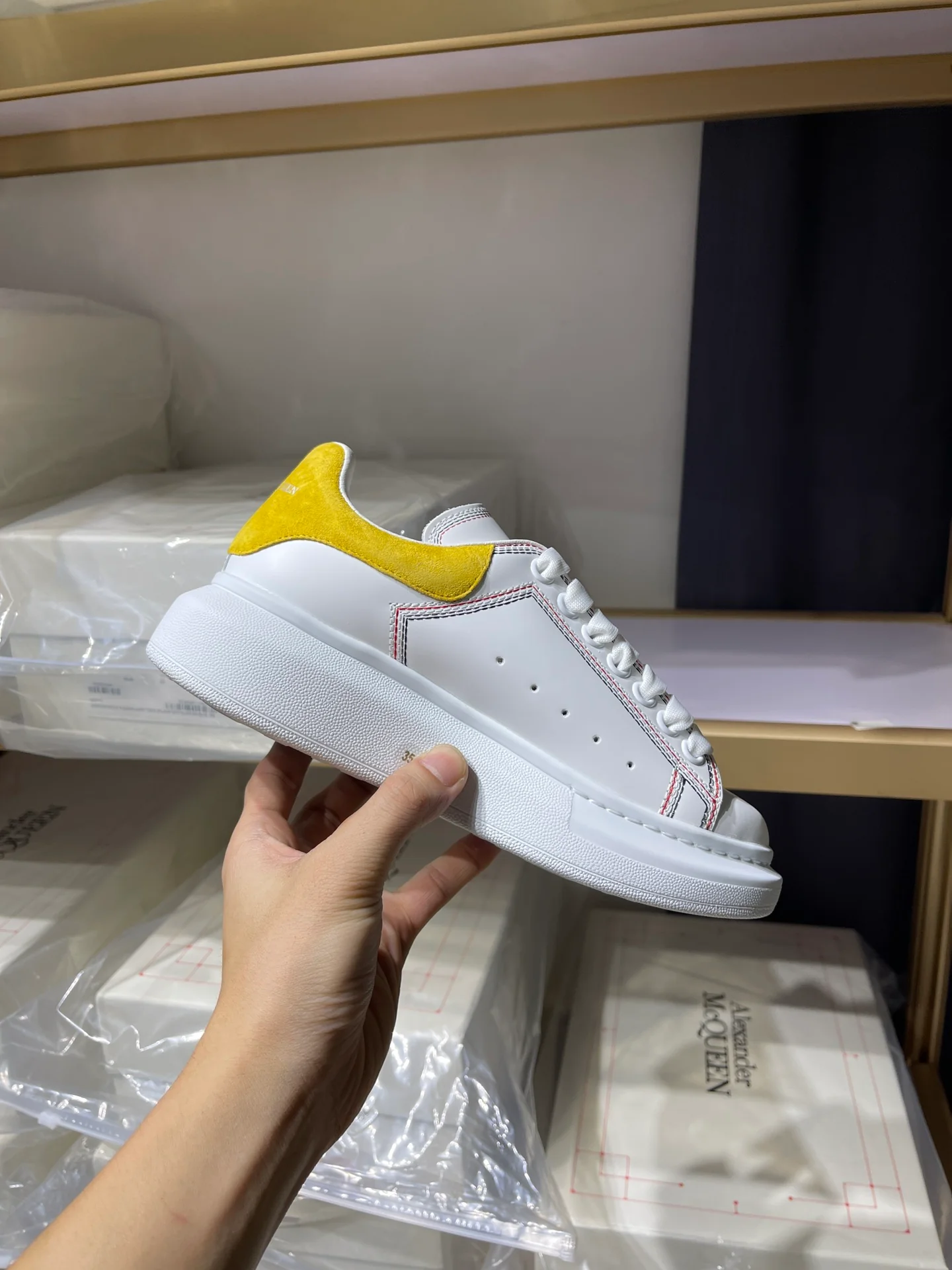 Классические белые кроссовки McQueen - унисекс - Yellow Tail - Премиум-издание