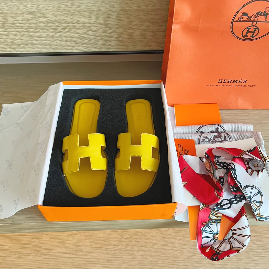 Сандалии Hermes на плоской подошве - верх из однотонной кожи - подошва, полностью закрывающая стопу - 3