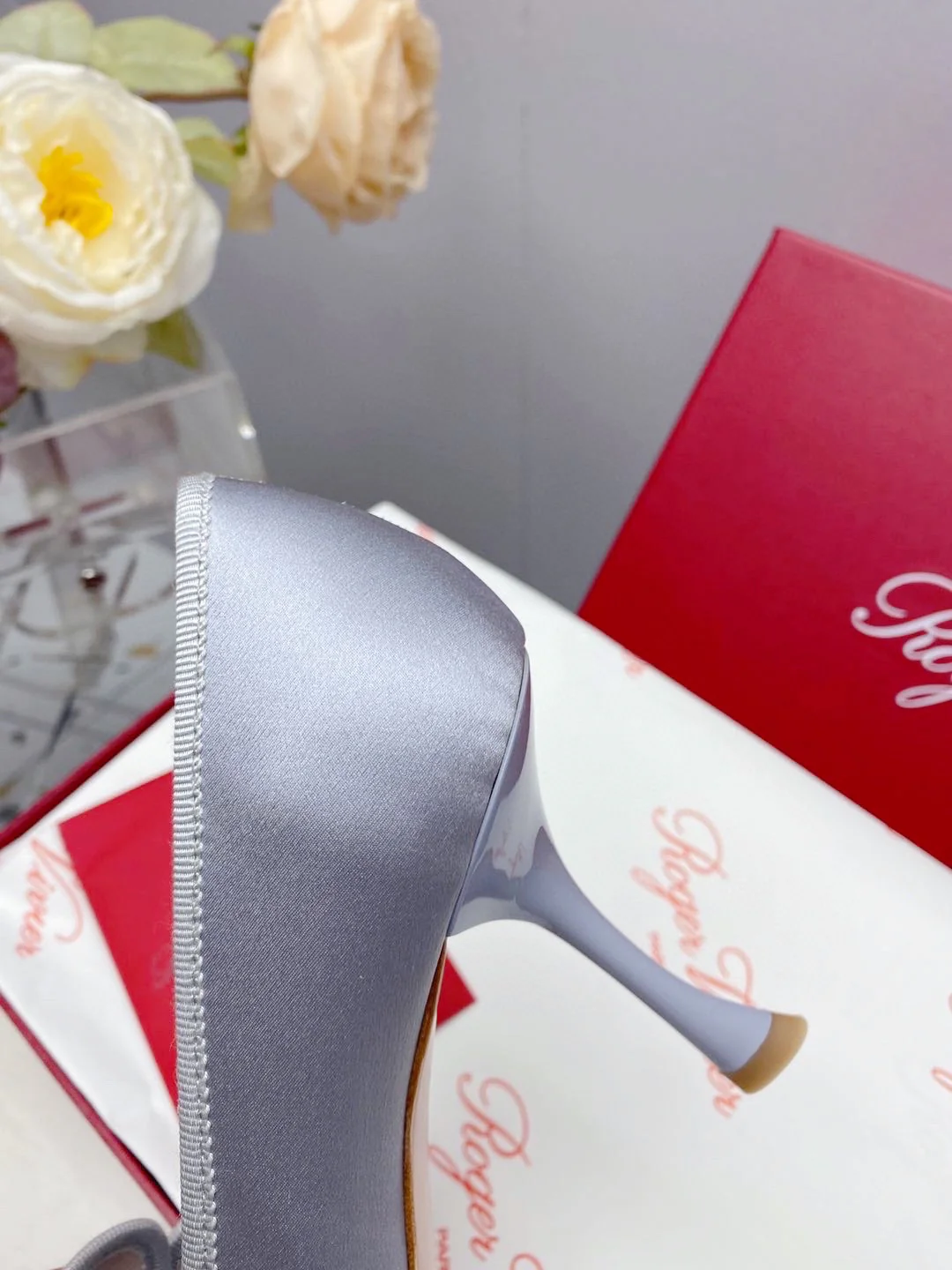 Обувь RV Shoes - Новинка ранней весны 2023 года - Туфли на высоком каблуке с пряжкой в ??виде снежинки - Серебристые