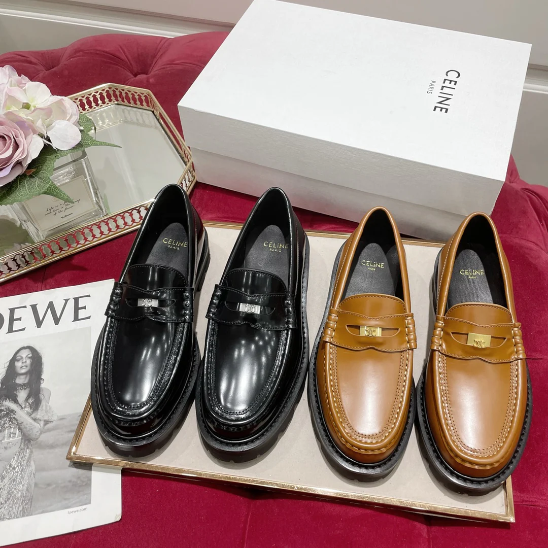 Обувь Celine - Celine - лакированная кожа - серебряная пряжка - лоферы