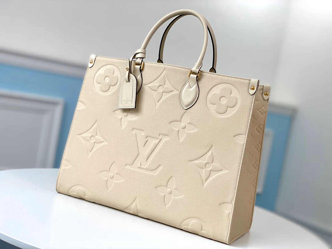 m45081-LV-onthego-handbag