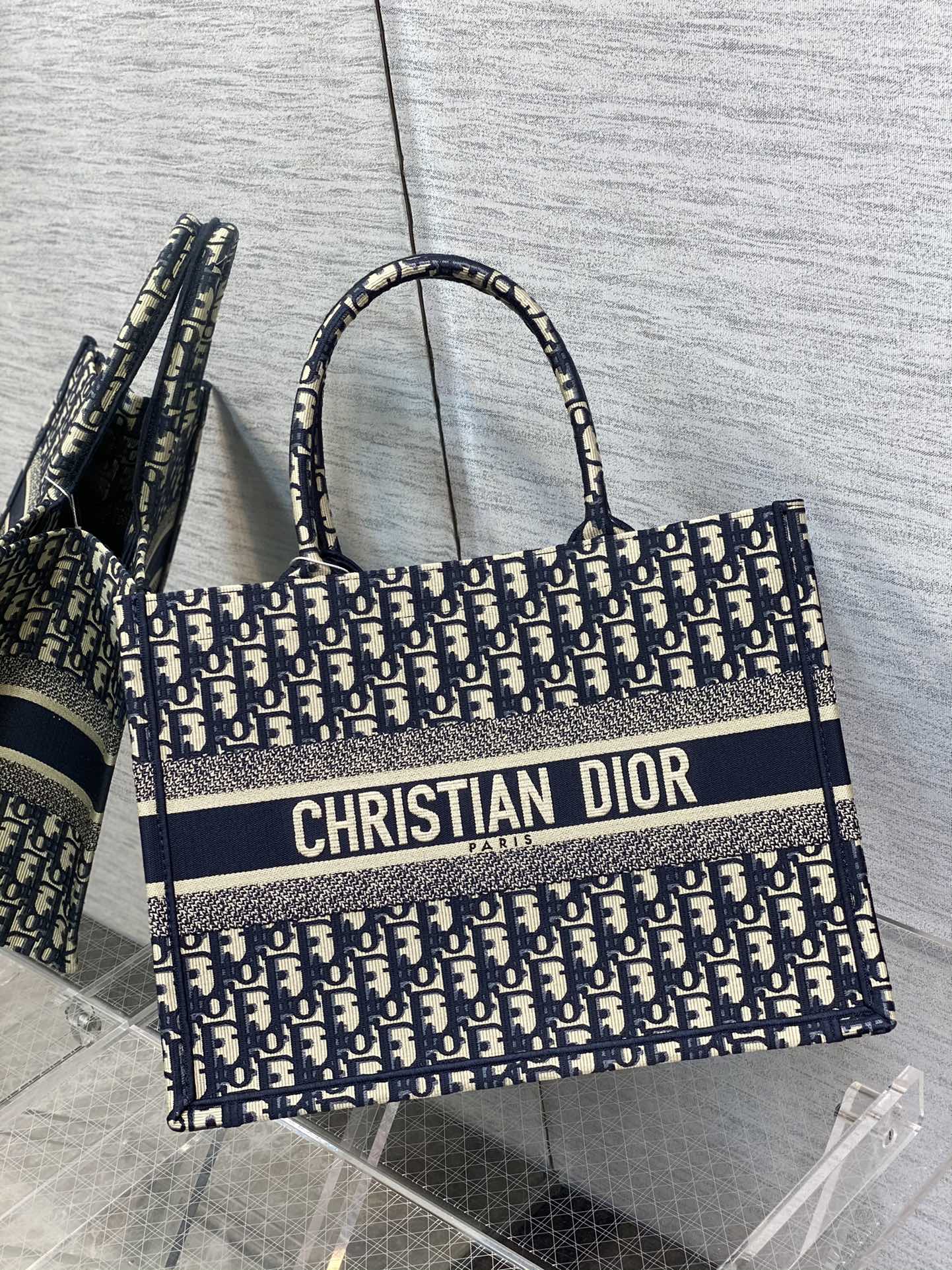 Сумка Dior Book Tote, маленький размер 36-5 см, темно-синяя канва Monogram - 4