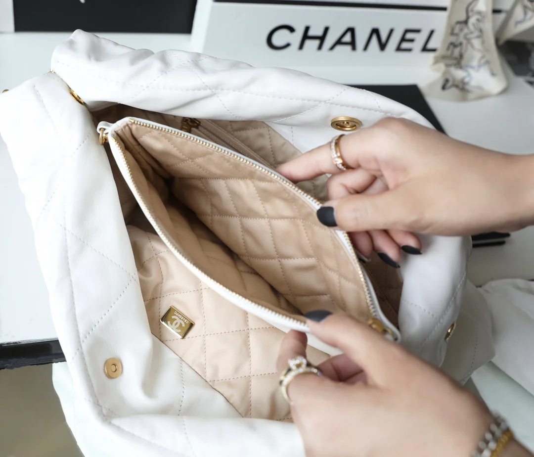 Сумка Chanel 22 - белая - маленькая