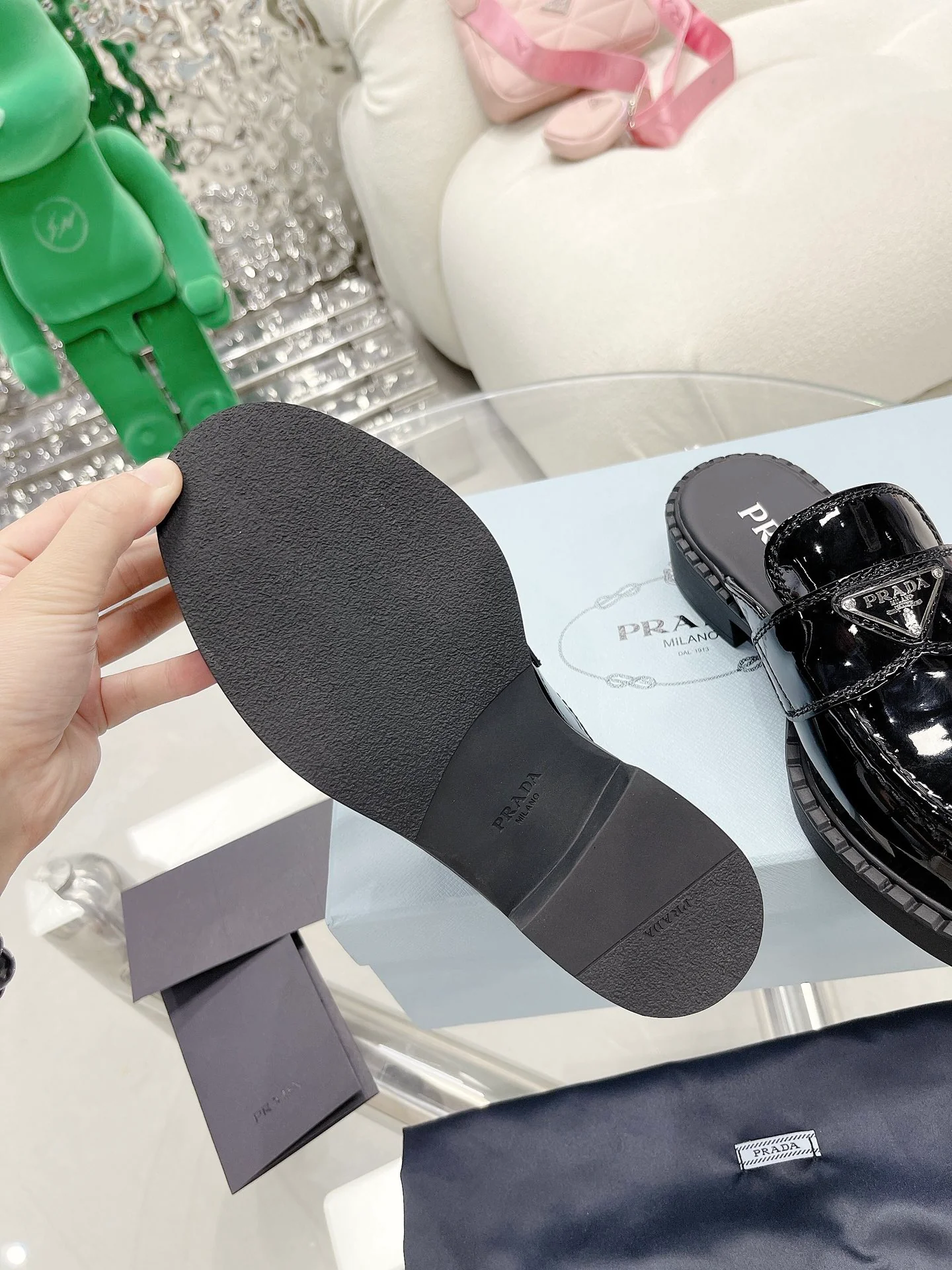 Коллекция Prada 2022 года с подиума - Лоферы на платформе