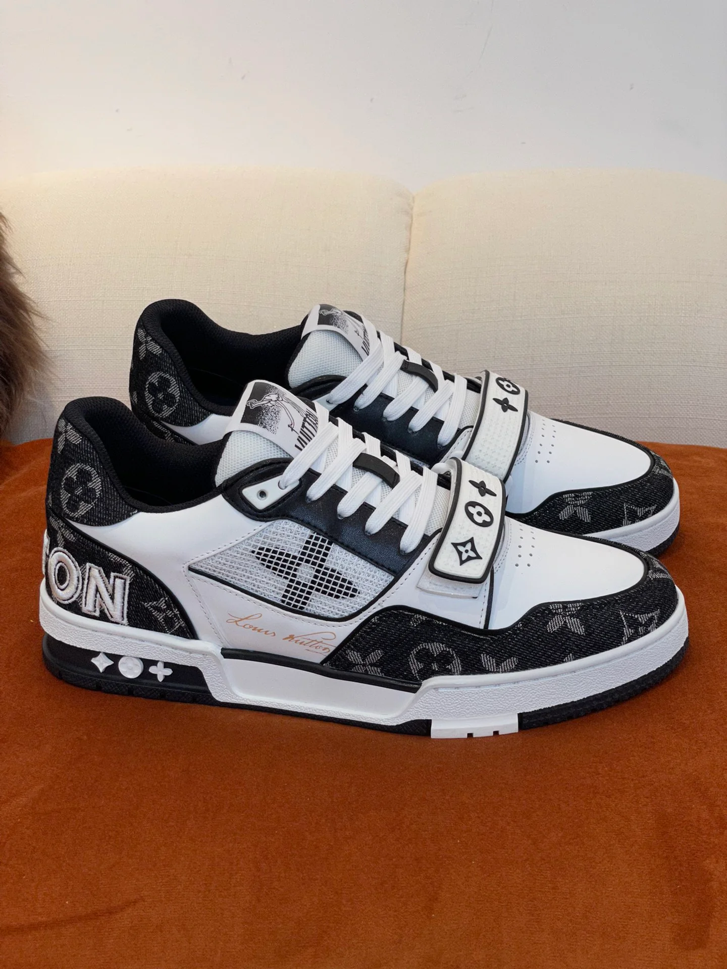 LV - Кроссовки - Повседневная обувь