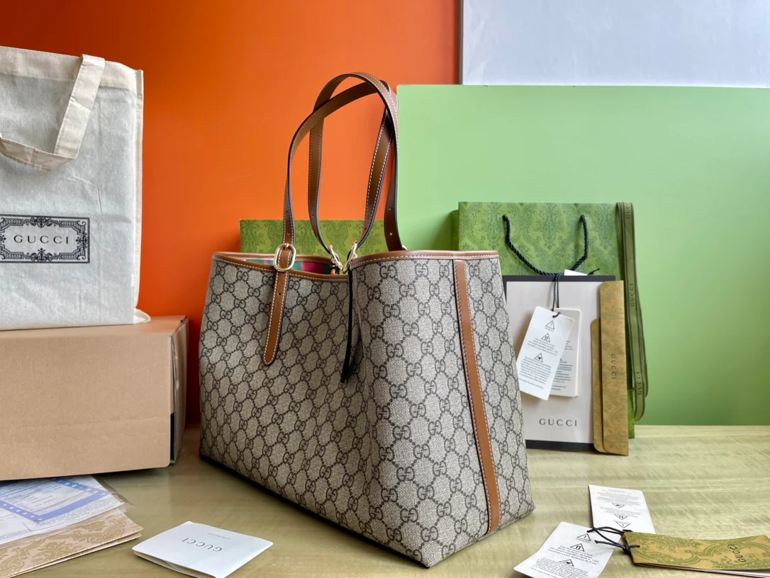 Сумка Gucci 2025 Classic Logo Canvas Bag - коричневая.