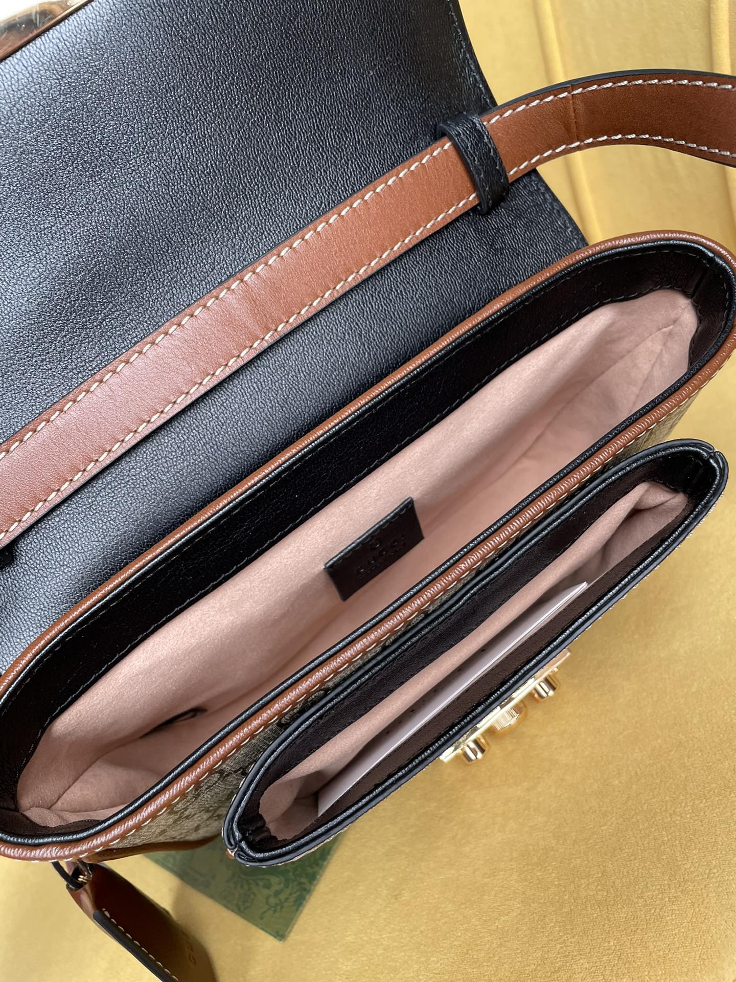 Сумка-мессенджер Gucci Lock - 1