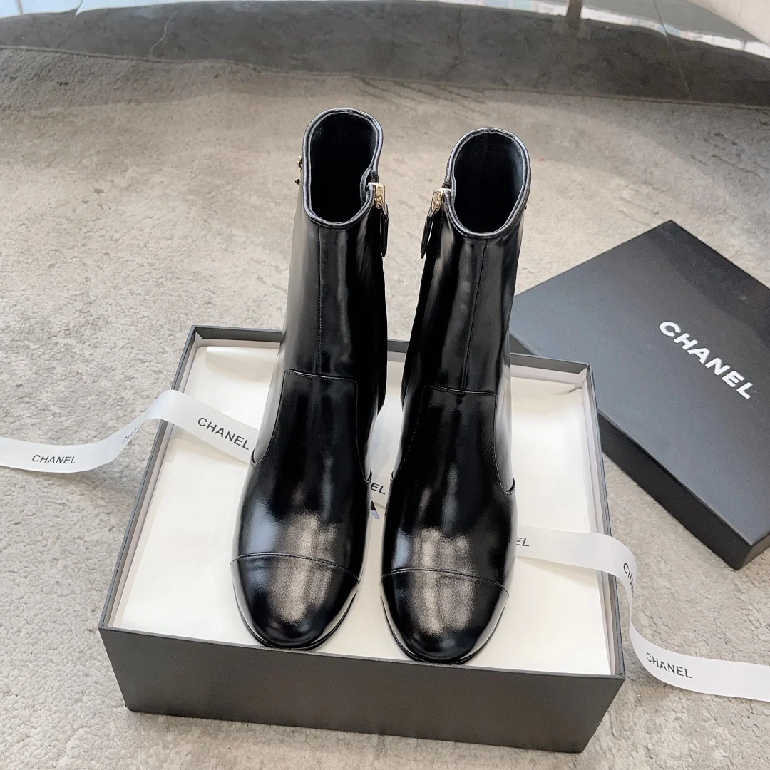 Новая коллекция Chanel ?Ранняя осень 2023? — ботильоны.