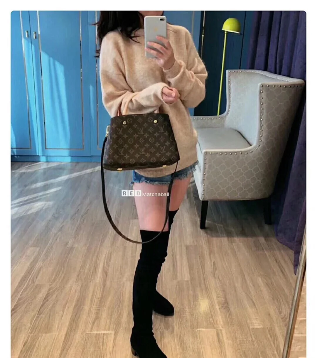 Сумка LV Montaigne — фото в ней.