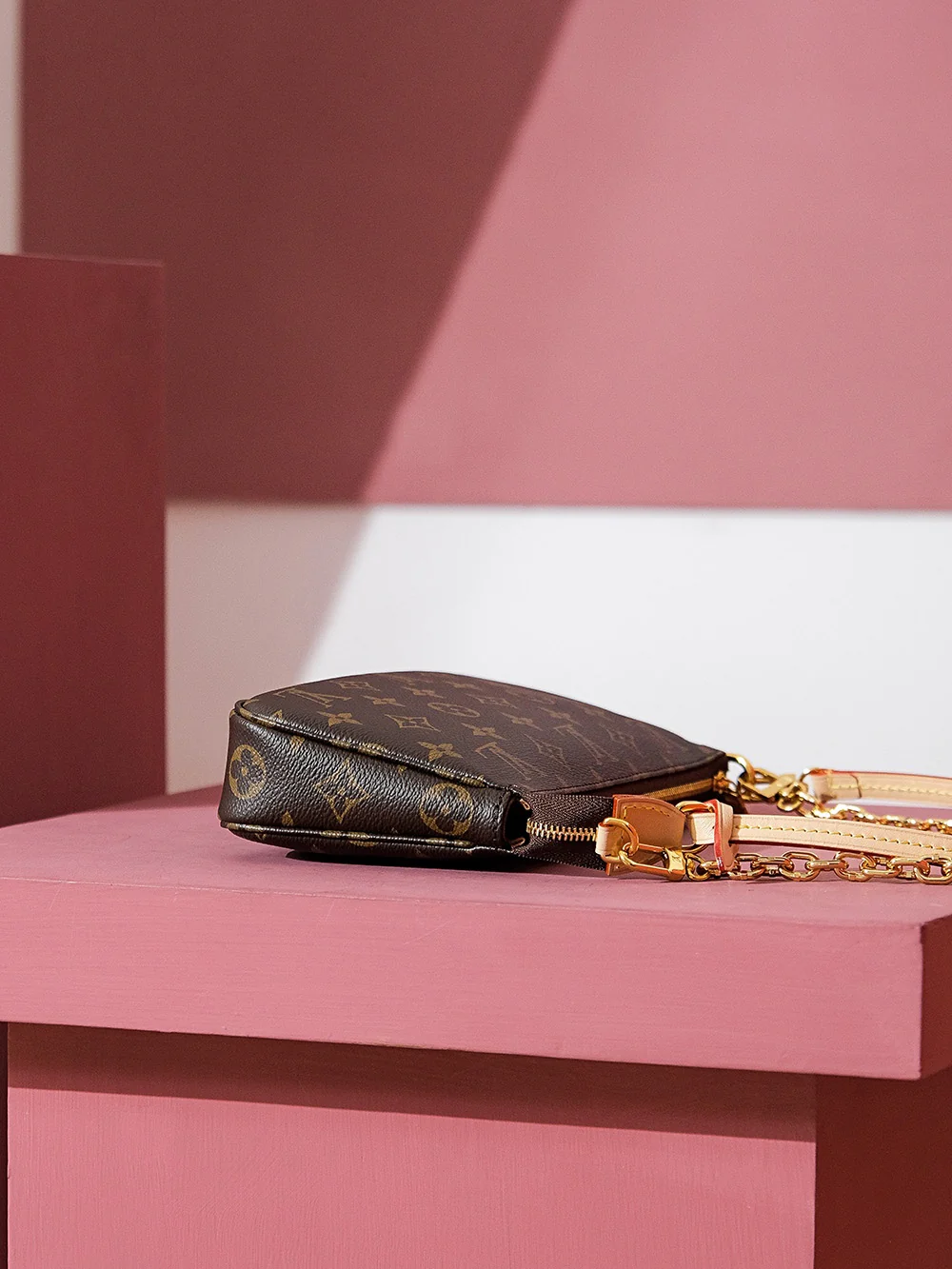 m82766-LV-pochette-accessoires Сумка для маджонга