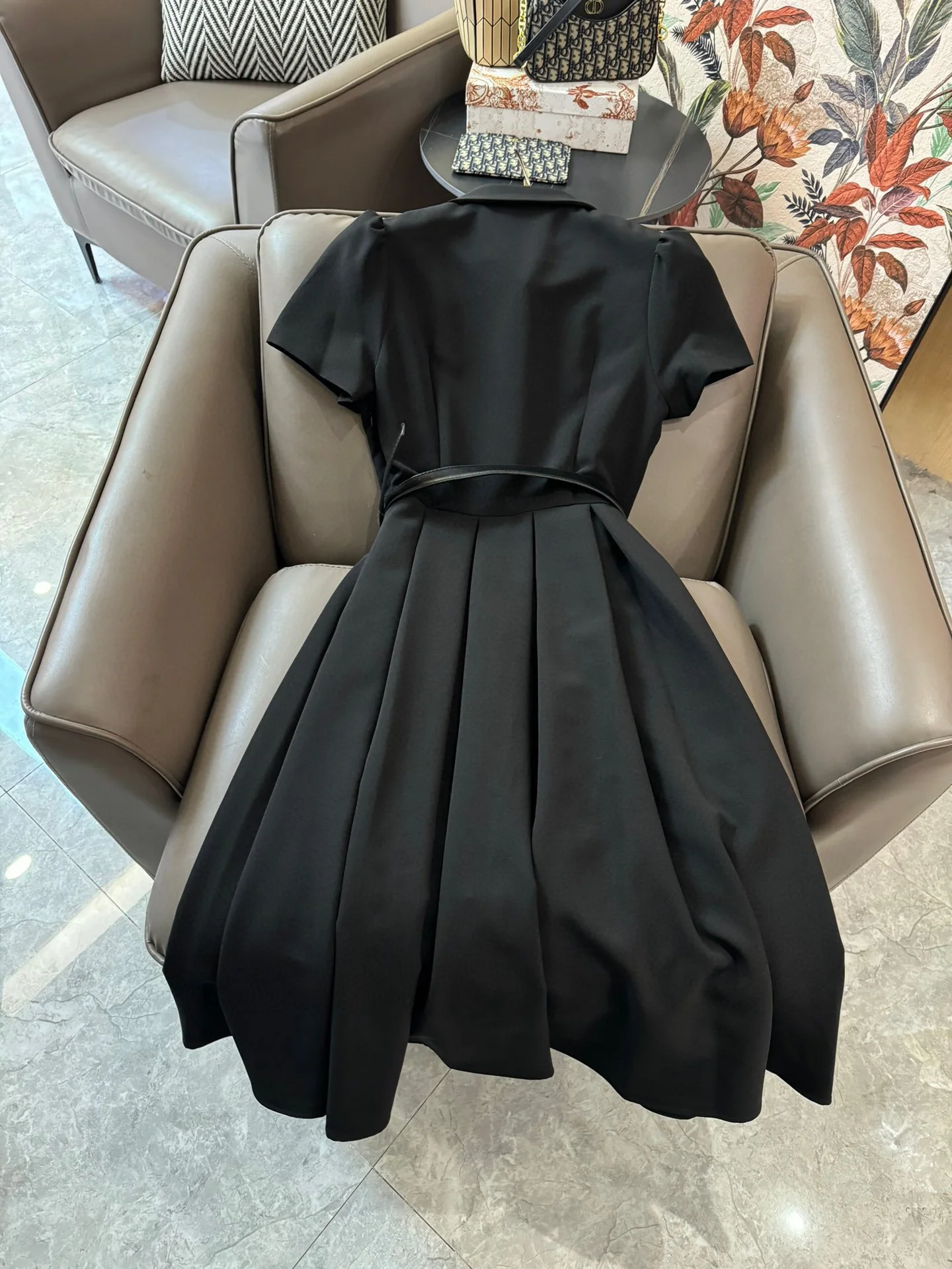 Платье Celine 2403-24ss, облегающее, с поясом, черное.