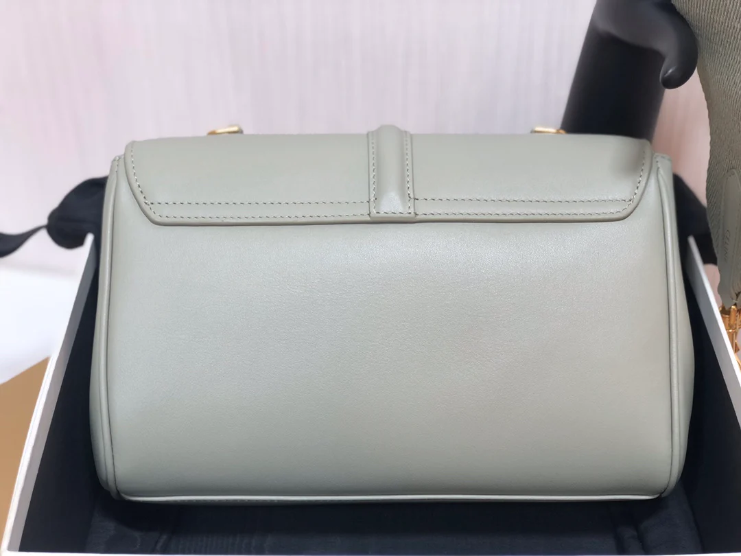 Сумка Celine Teen Soft из телячьей кожи с зернистой текстурой (16 видов бумаги) - 1