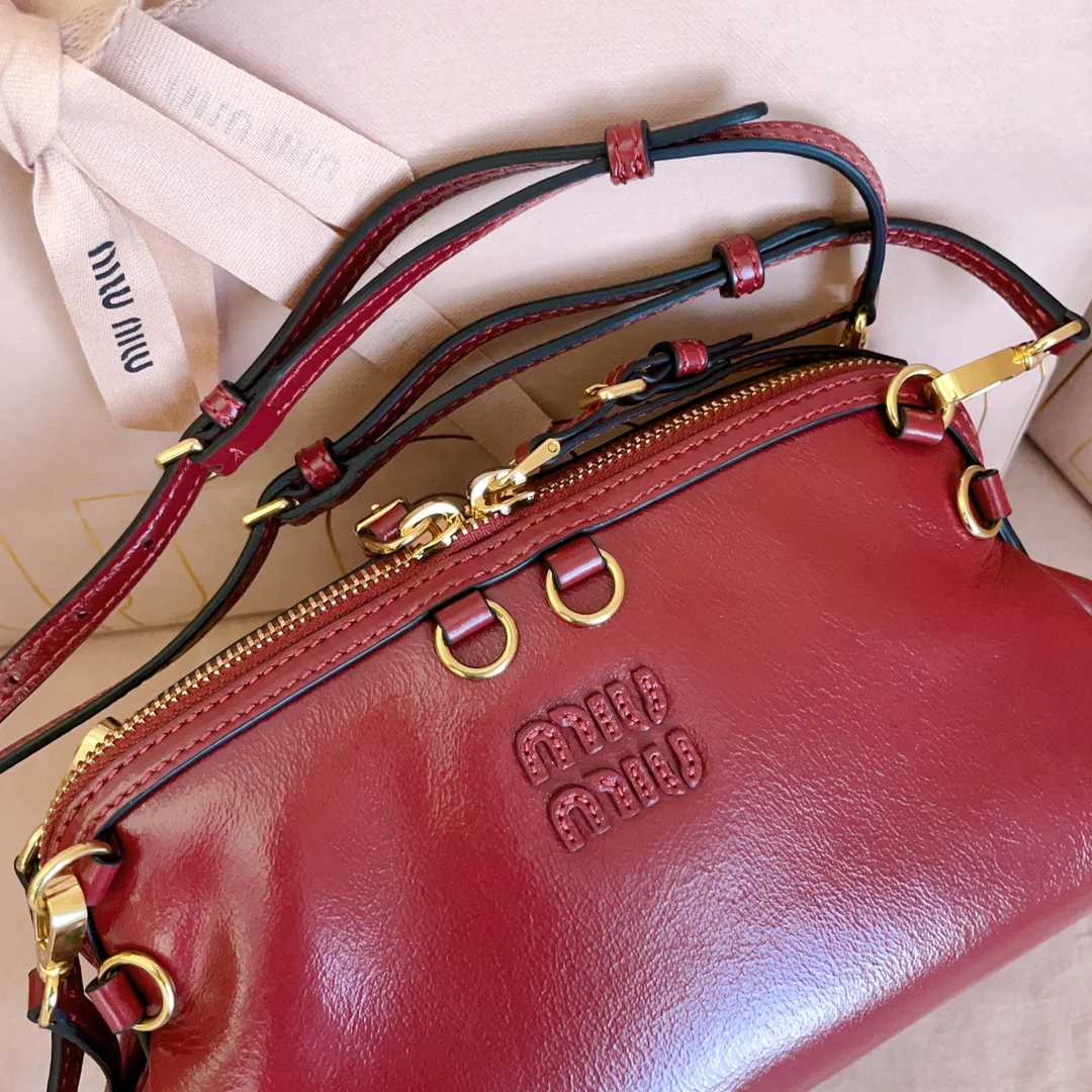 Рюкзак Miu Miu 5bf131 Shell Backpack - красный