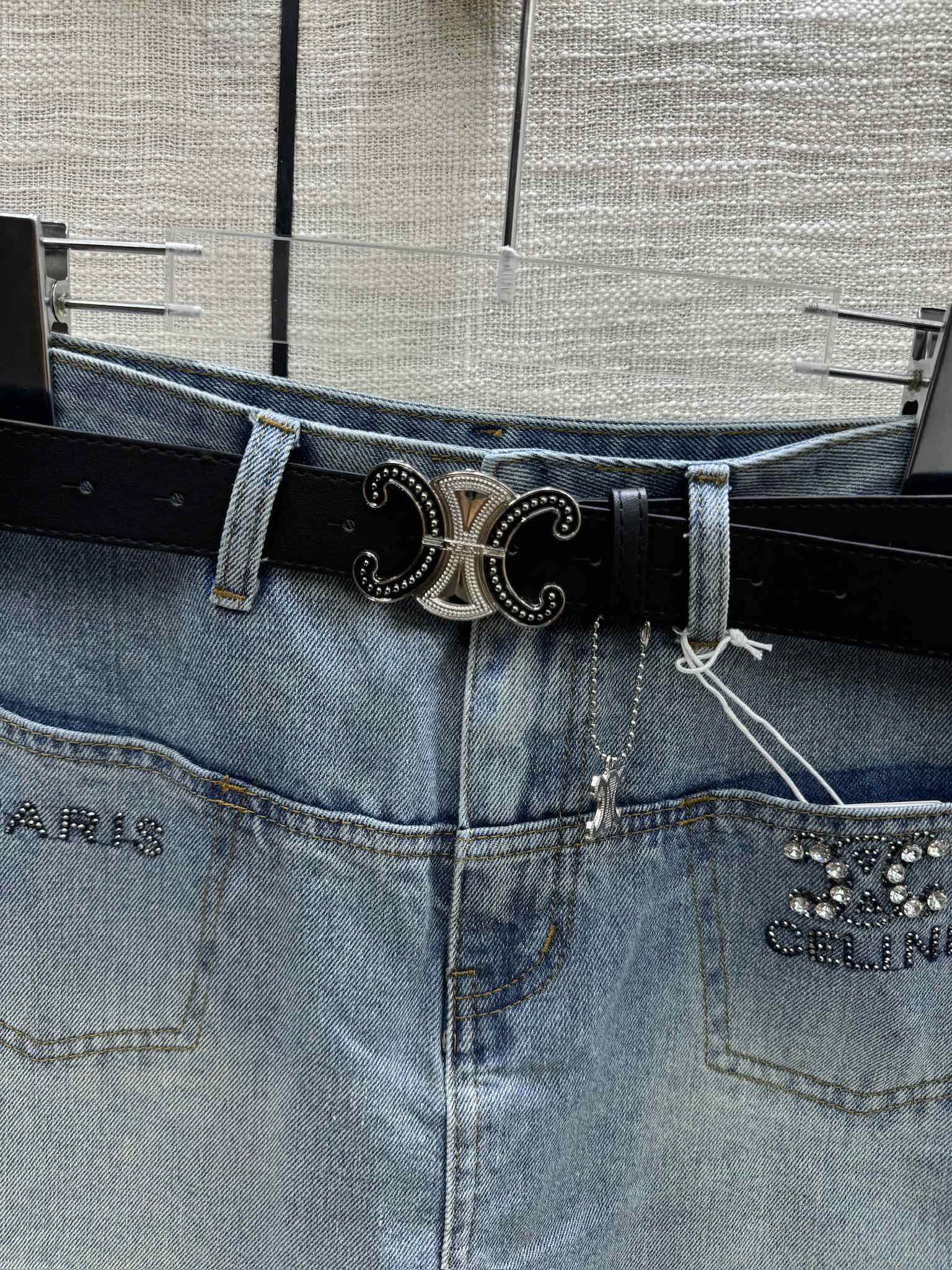 Джинсовые шорты Celine 2404 с двумя карманами