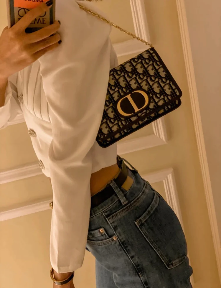 Сумка Chanel Montaigne - Серия 30 - Фотографии в одежде