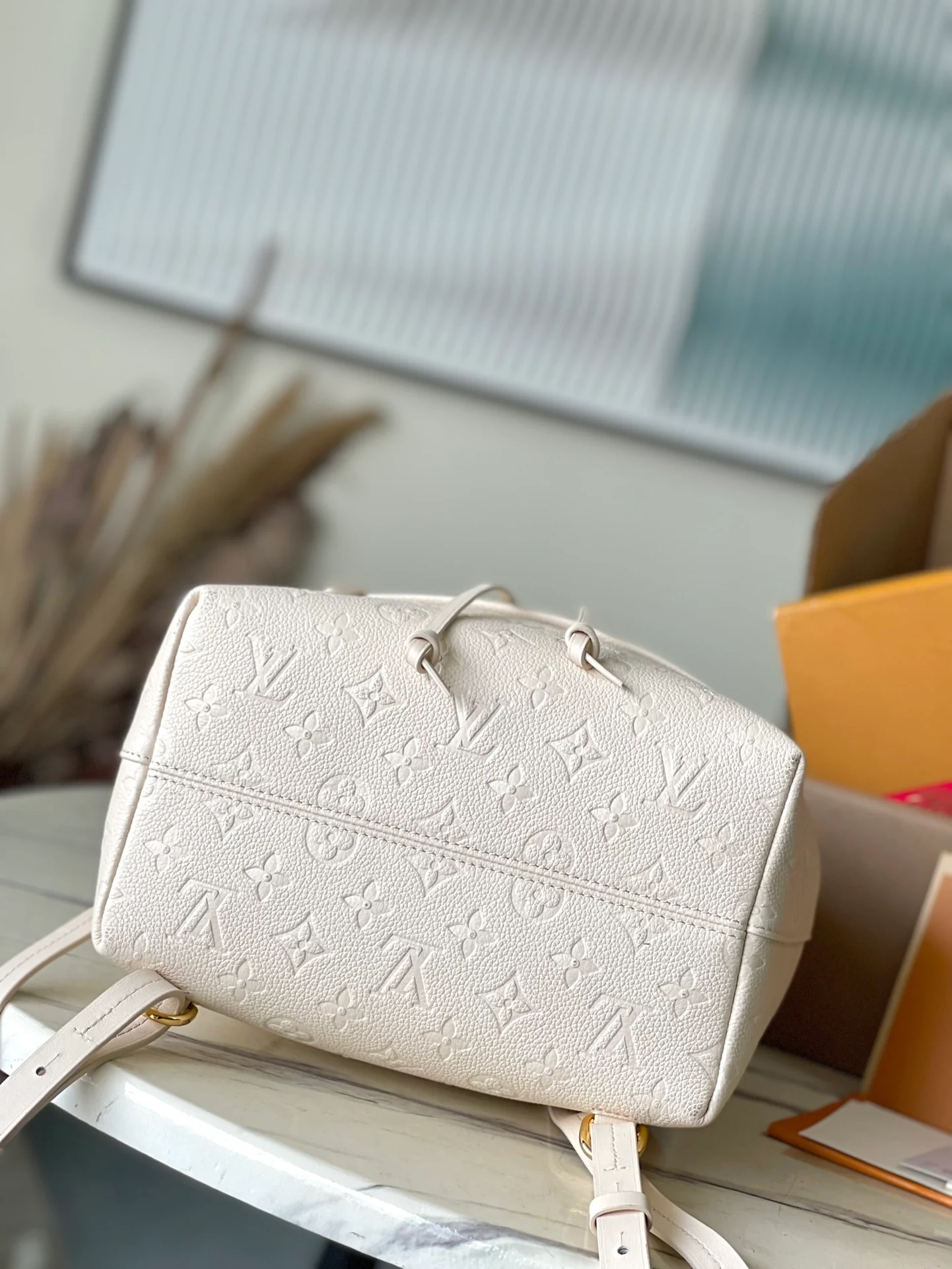 m45397-LV-own-White Backpack