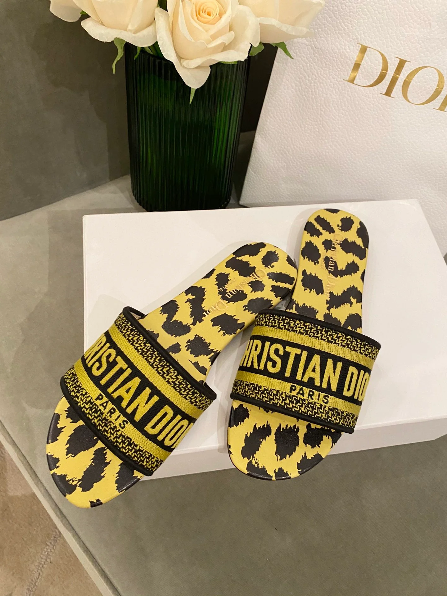 Dior - Тапочки с вышивкой в ??леопардовом принте