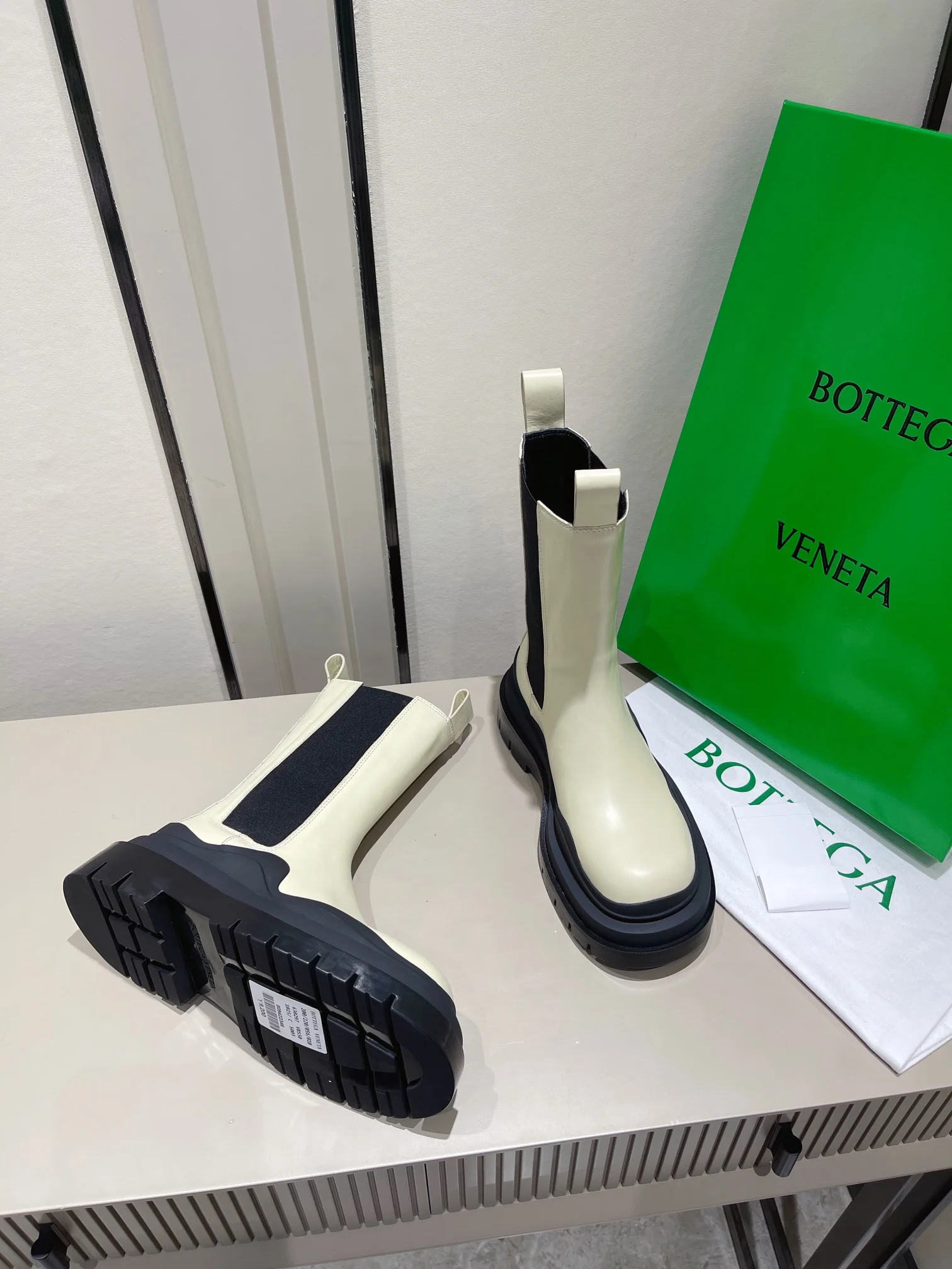 BV - Ботинки на платформе до середины икры - Черно-белые