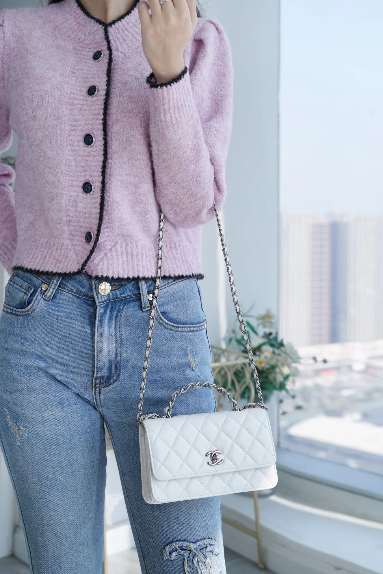 Chanel - Новая гармошка с ручками, украшенными стразами - Белая