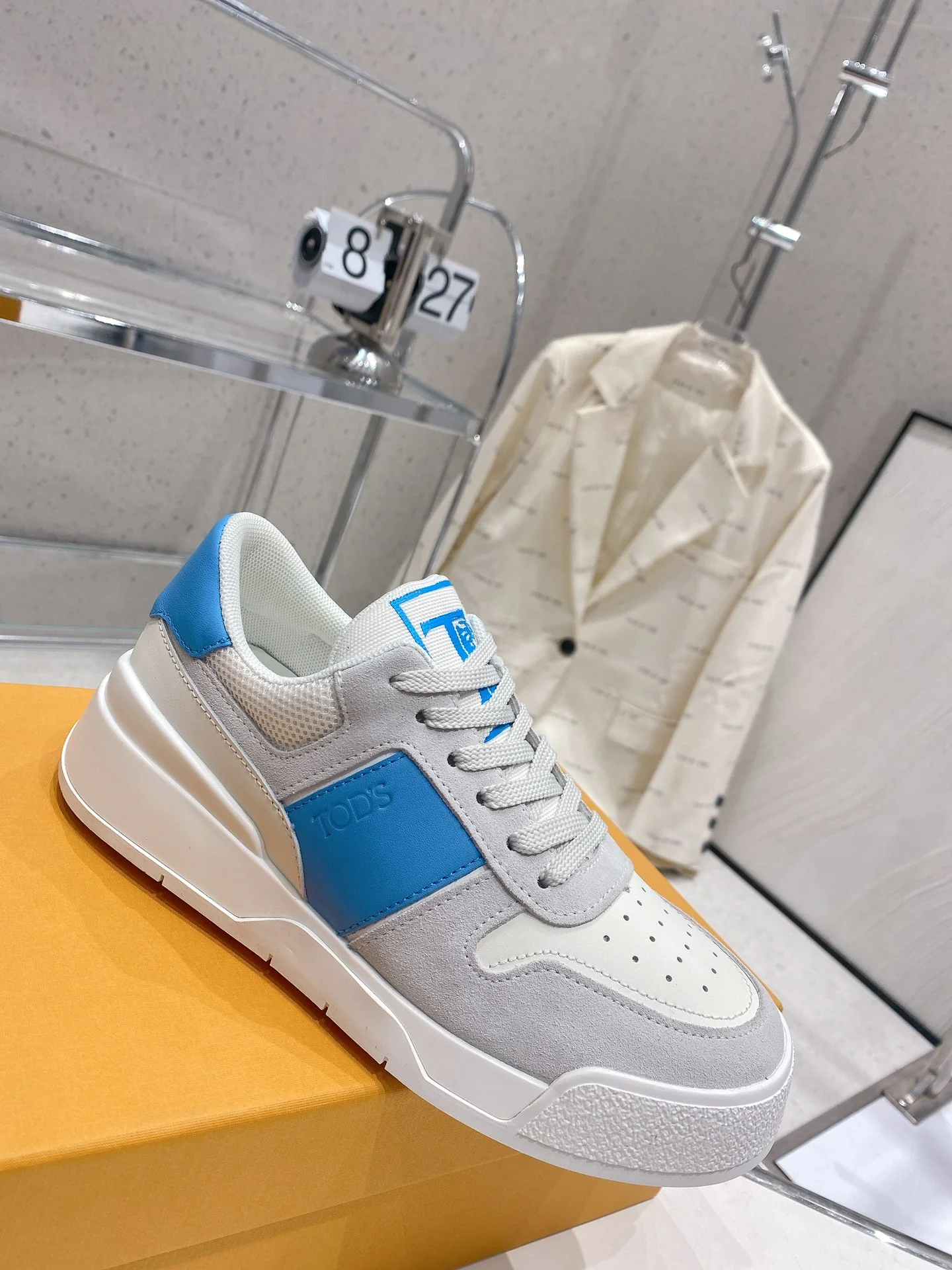 Весенняя коллекция Tods 2023 — Повседневная обувь — Парная модель — Синяя отделка