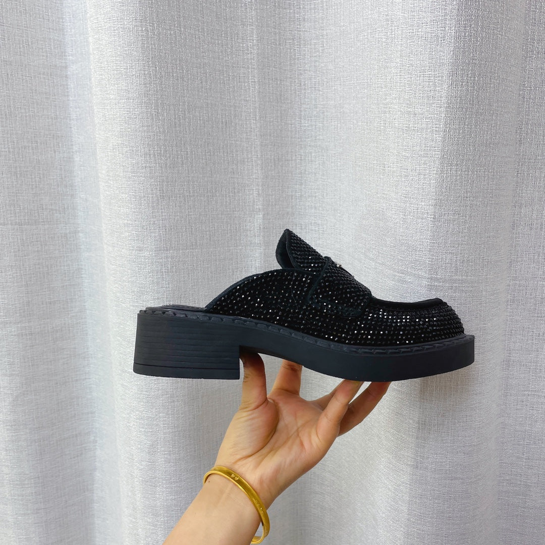 Туфли Prada - украшенные стразами - черные мюли Prada