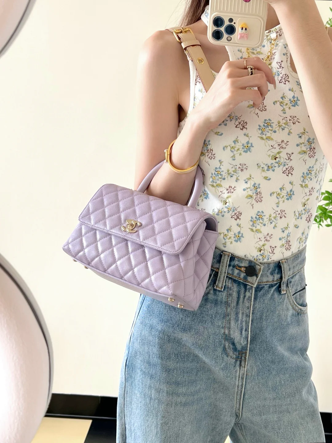 Chanel - Сумочка - Маленькая - Светло-фиолетовая - Светло-золотистая пряжка