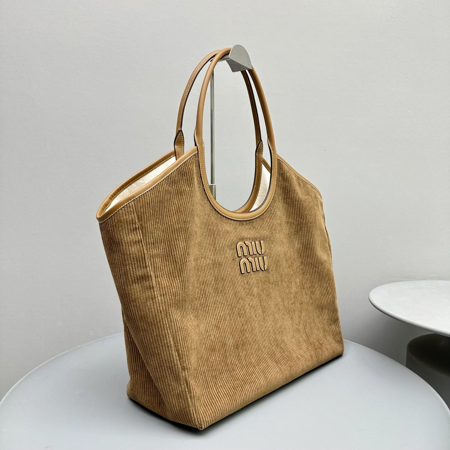 Сумка-тоут Miu Miu Ivy - Вельветовая - Коричневая