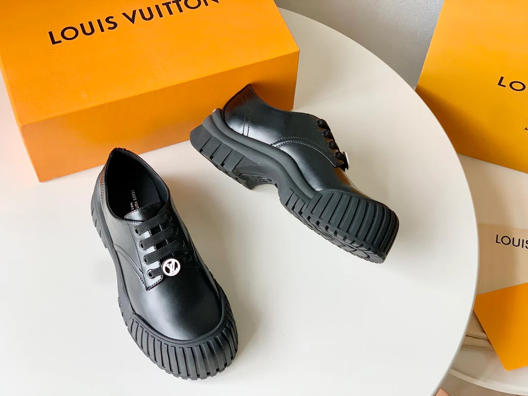 Новинка LV 2023 года - Серия Ruby - Туфли Мэри Джейн на каблуке с биде - Черные