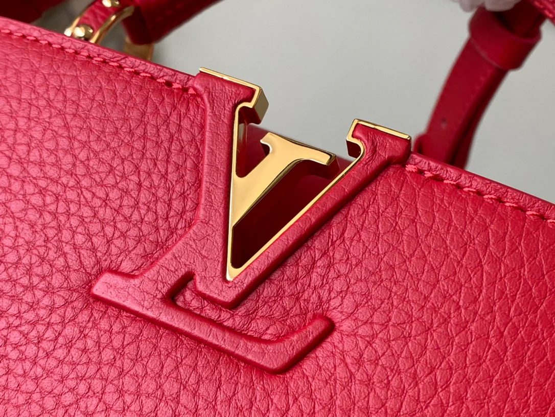 Кожаная сумка LV Capucines - красная.