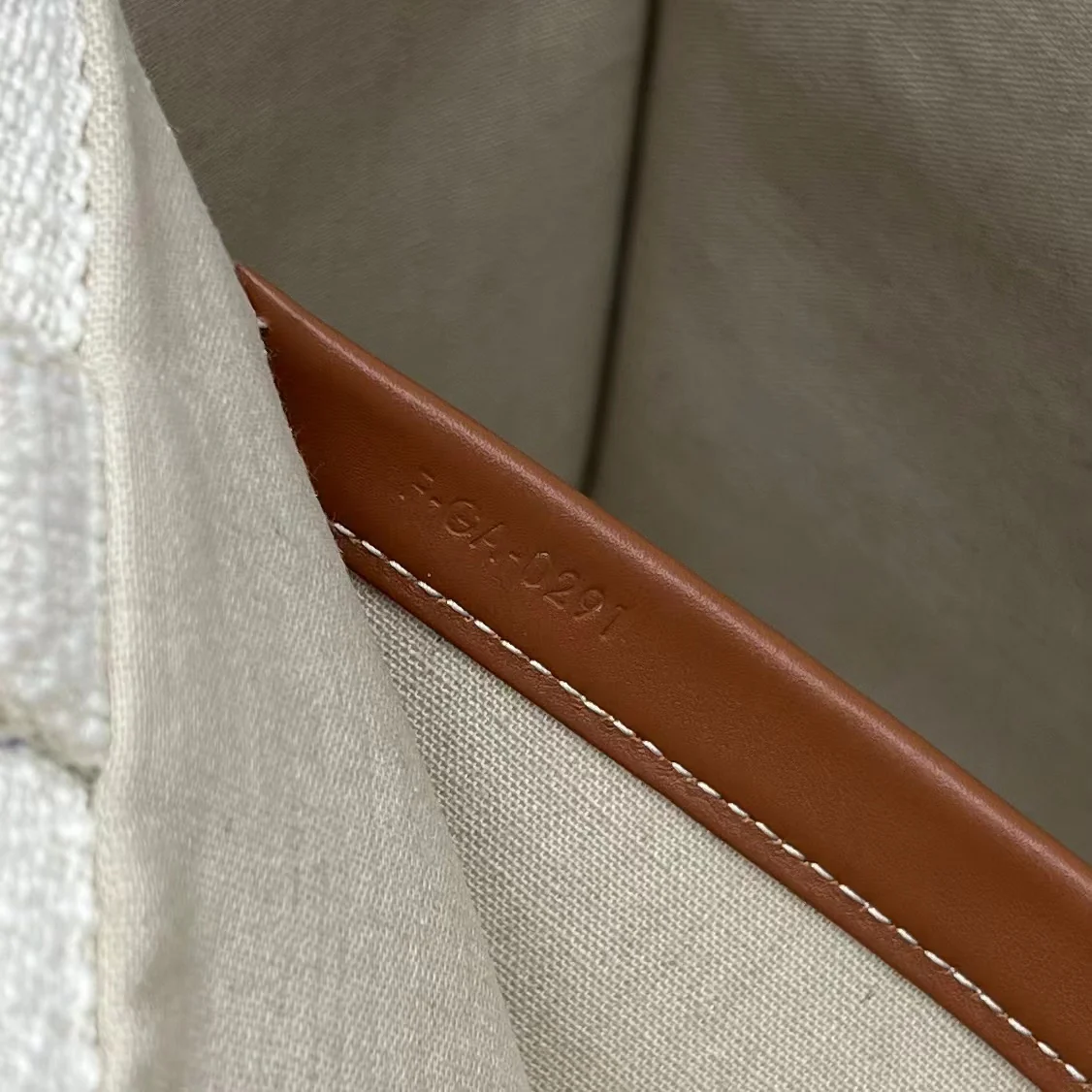 Новая джинсовая ткань Cabas Thais от Celine