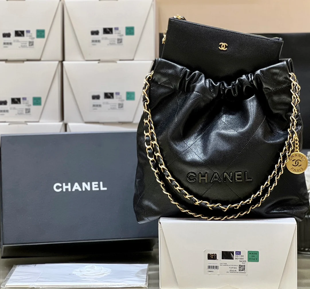 Сумка Chanel No. 22 — икорная кожа, черно-золотая — большой размер.