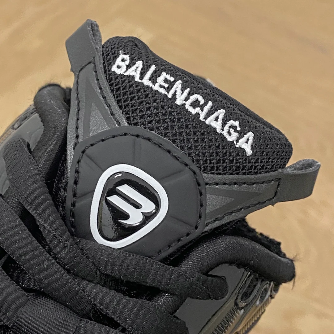Кроссовки Balenciaga Runner Dad Shoes - черные
