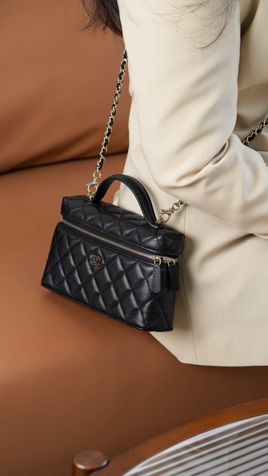 Сумка-ланчбокс Chanel 25c Lychee Beef - черно-золотая