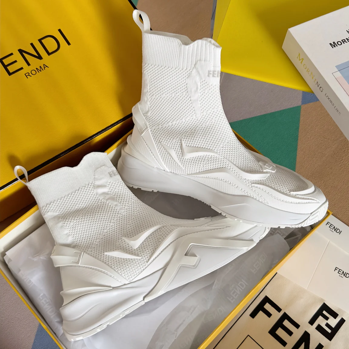 Кроссовки Fendi-flow серии Flyknit - Унисекс - Белые