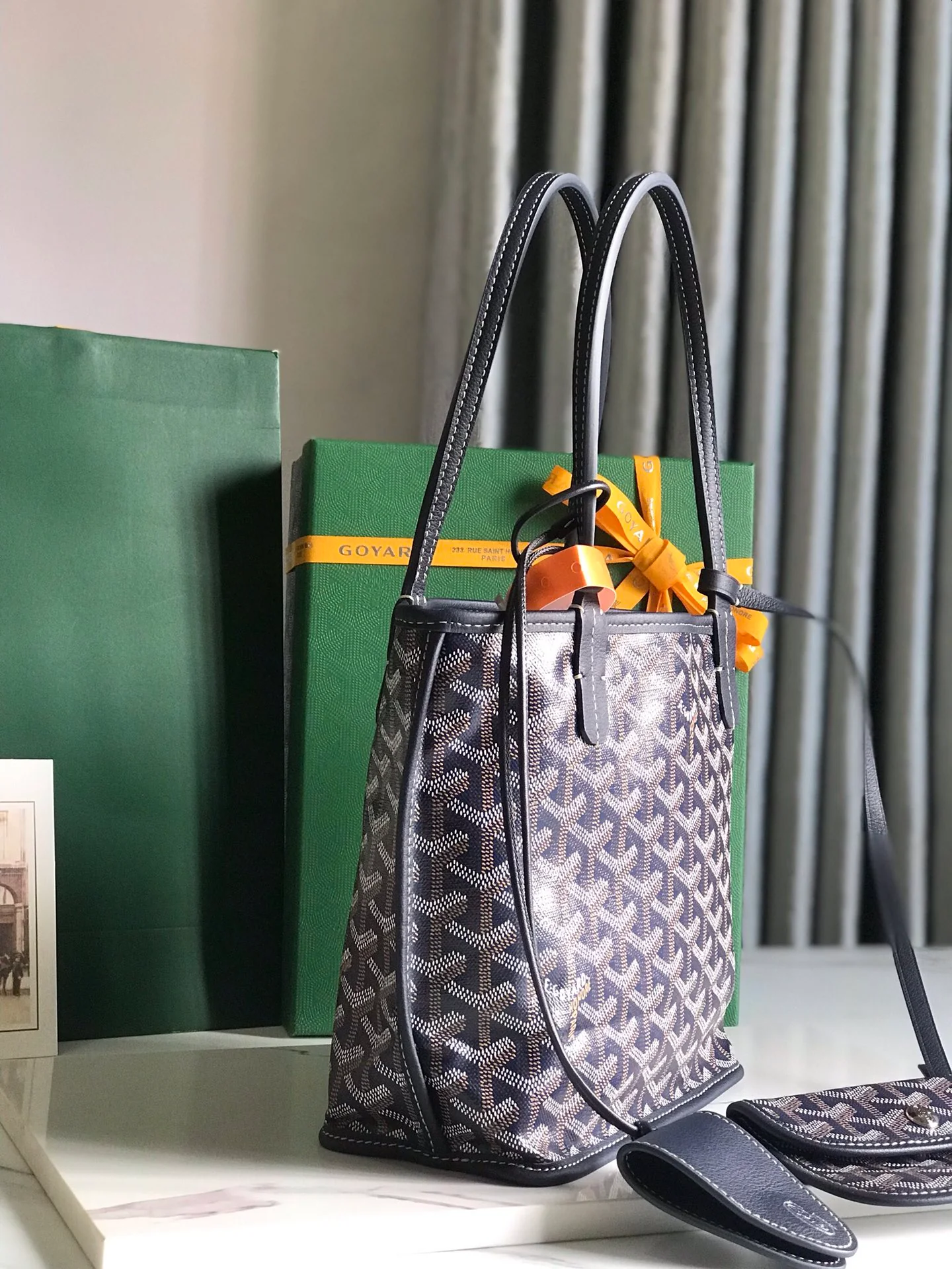 Двусторонняя сумка Goyard из телячьей кожи с цветочным узором - Черная - 1