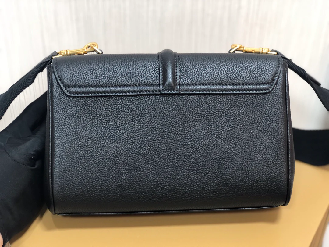 Сумка Celine Teen Soft 16 из личи - 1