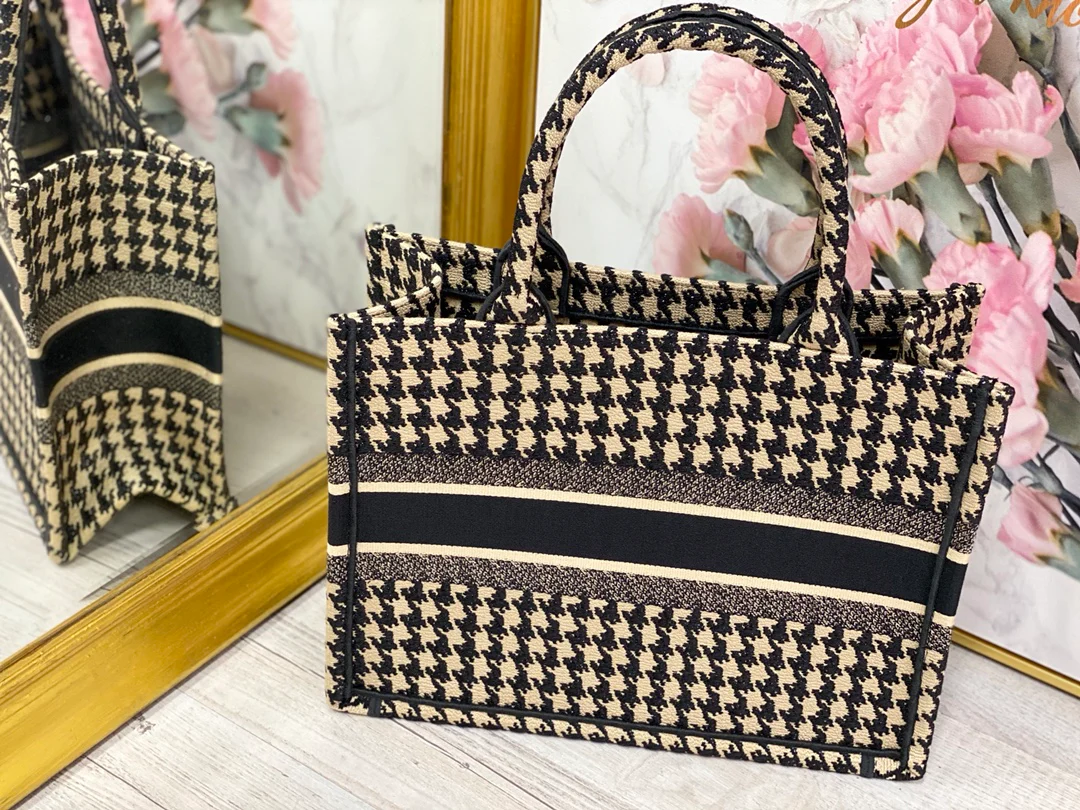 Сумка Dior Book Tote, маленький размер 36-5 см, узор ?гусиная лапка?.