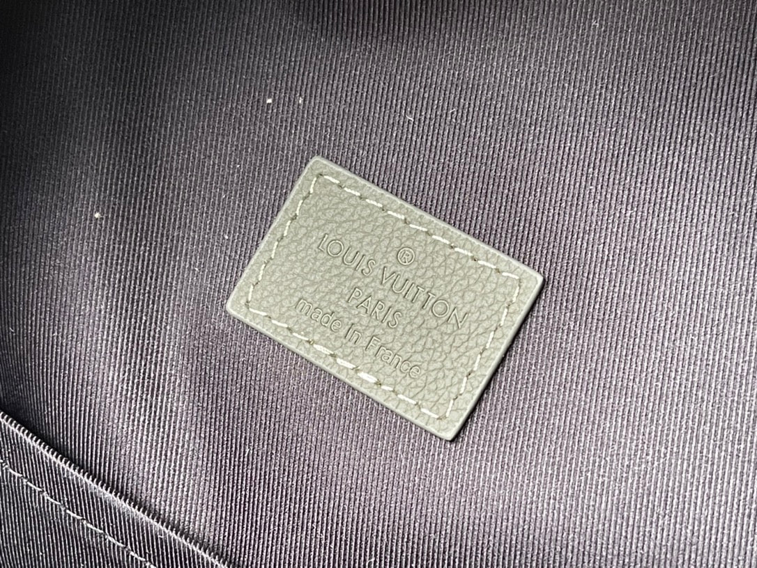 Рюкзак LV Discovery Small с рельефным рисунком - зеленый