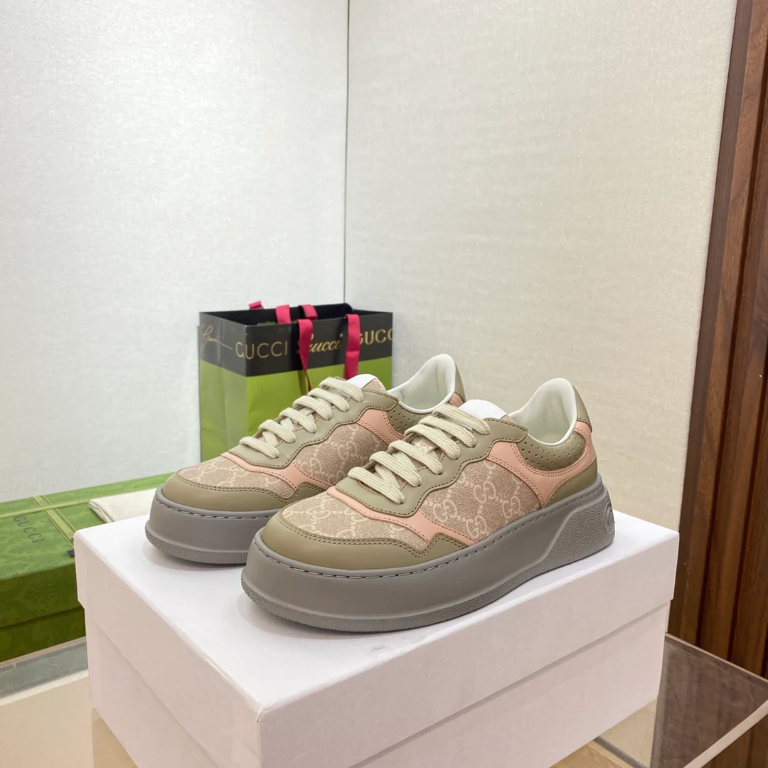 Белые кроссовки на платформе Gucci - унисекс - розовато-серые