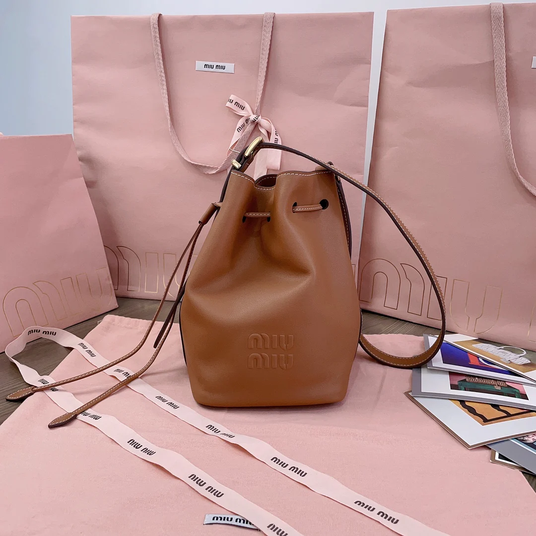 Сумка-ведро Miu Miu-5be090 из высококачественной телячьей кожи