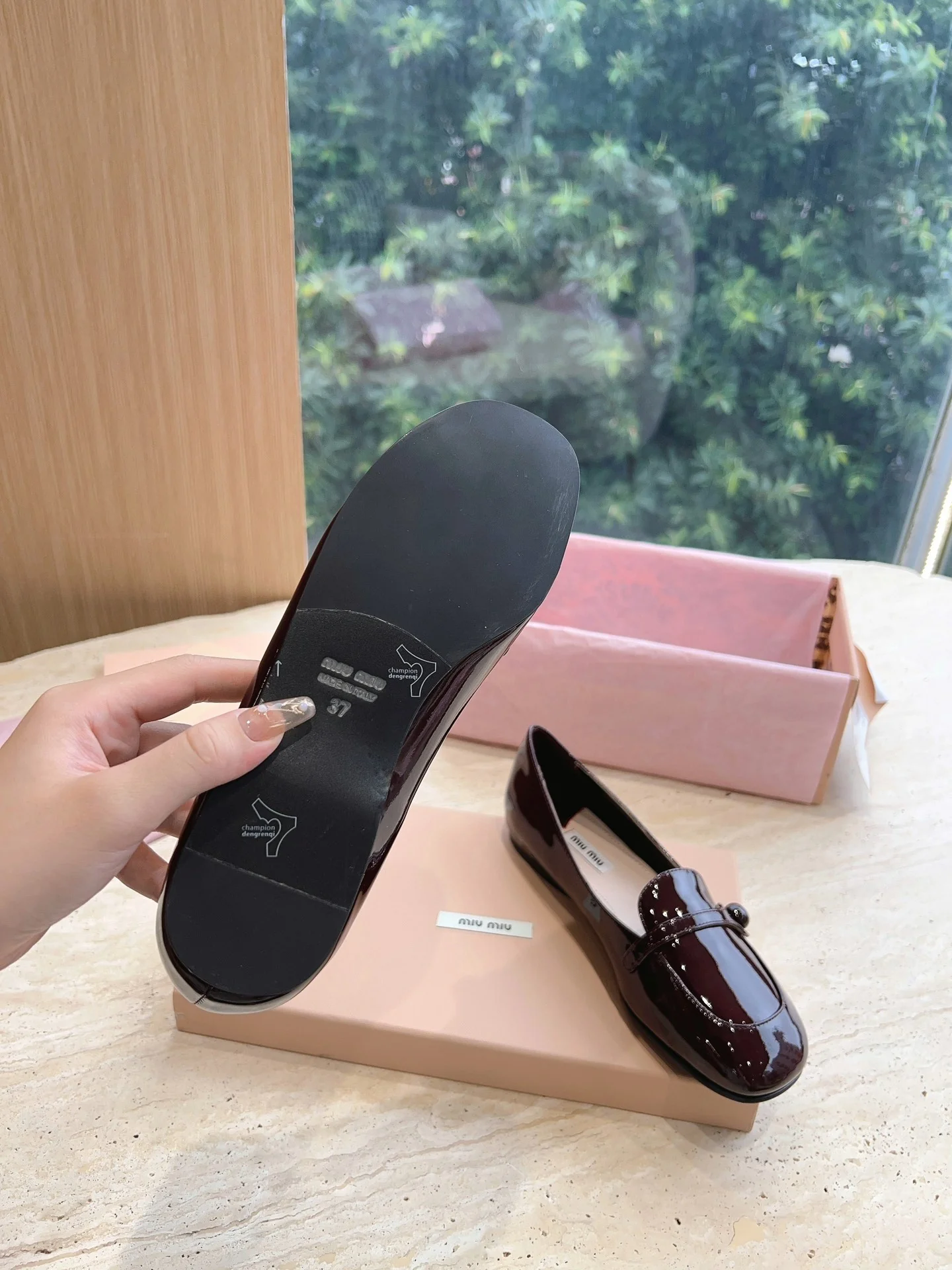 Туфли Мэри Джейн от Miu Miu - бордовые