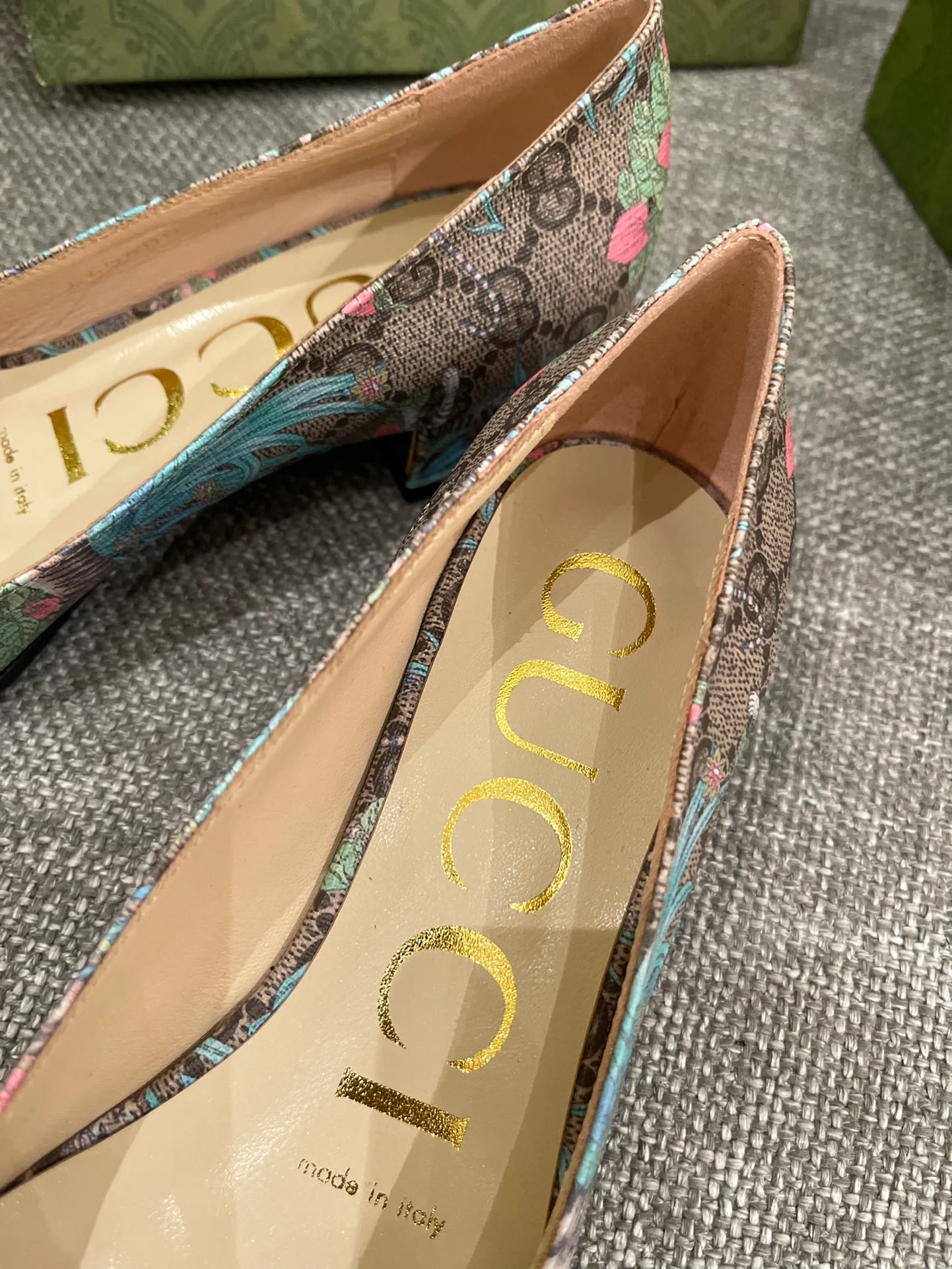 Gucci - обувь с закрытым носком